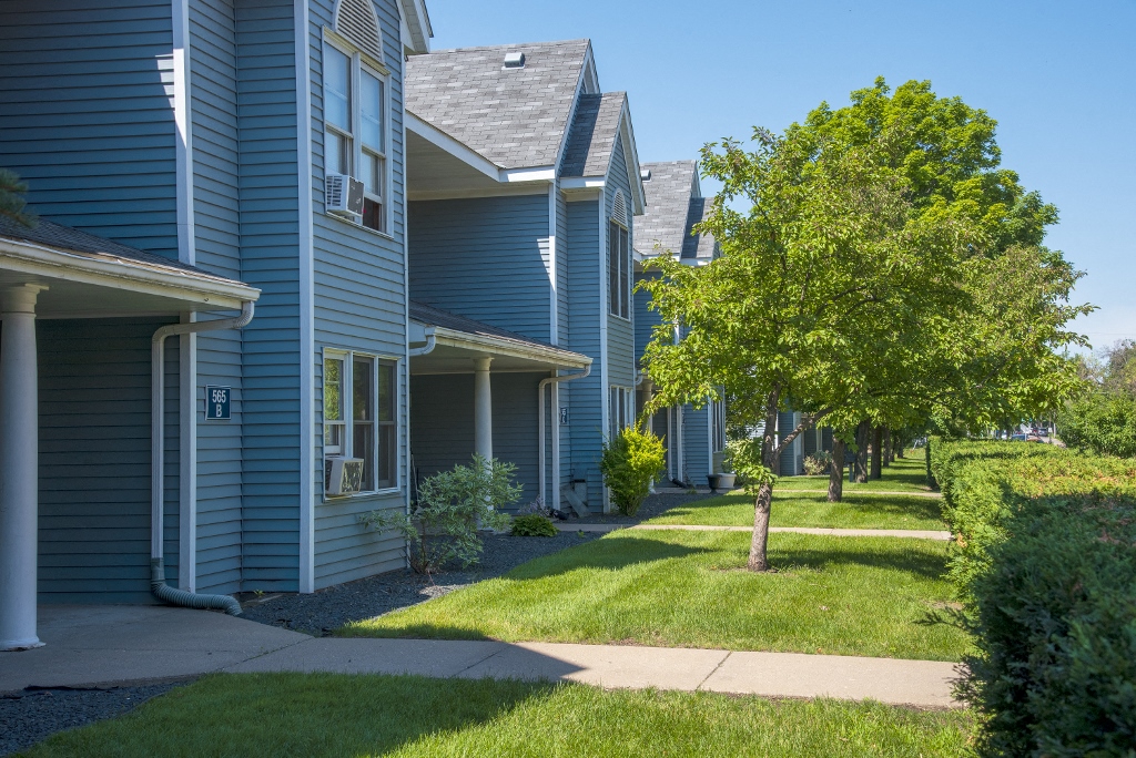 Hamline Park Apartments, 1525G Charles Ave, St. Paul, MN RentCafe